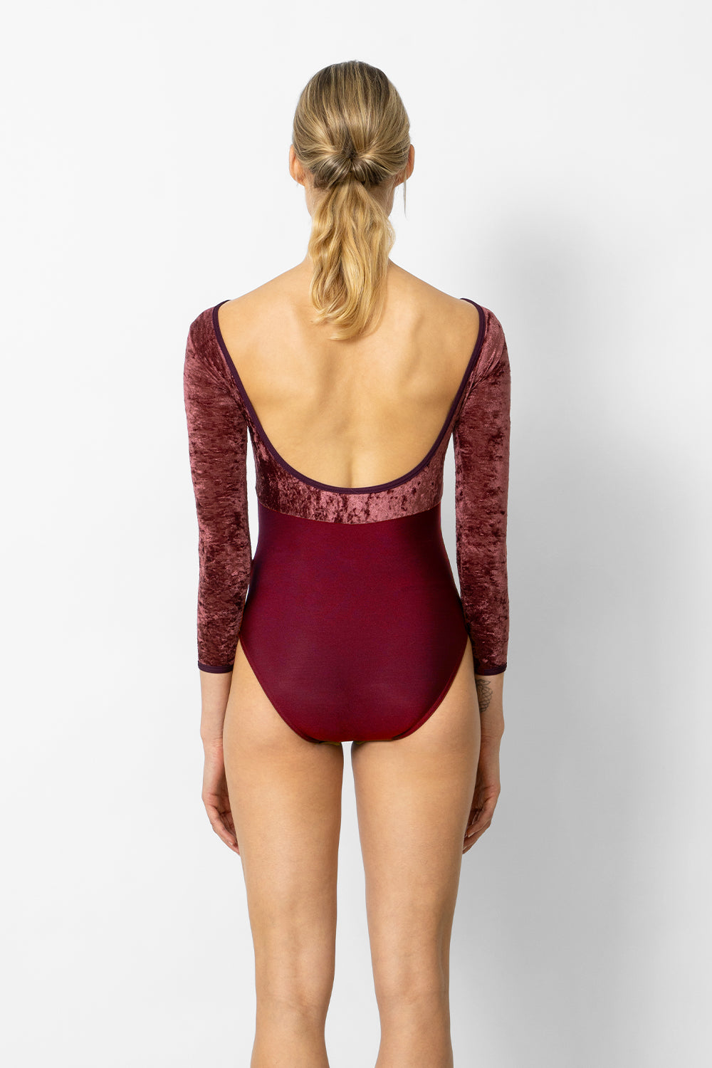 Sofiane leotard in N-Burgundy body color with CV-Garnet top color, N-Burgundy trim color and 3Q sleeves