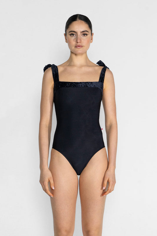 Mimi leotard in N-Black body color with CV-Black top color